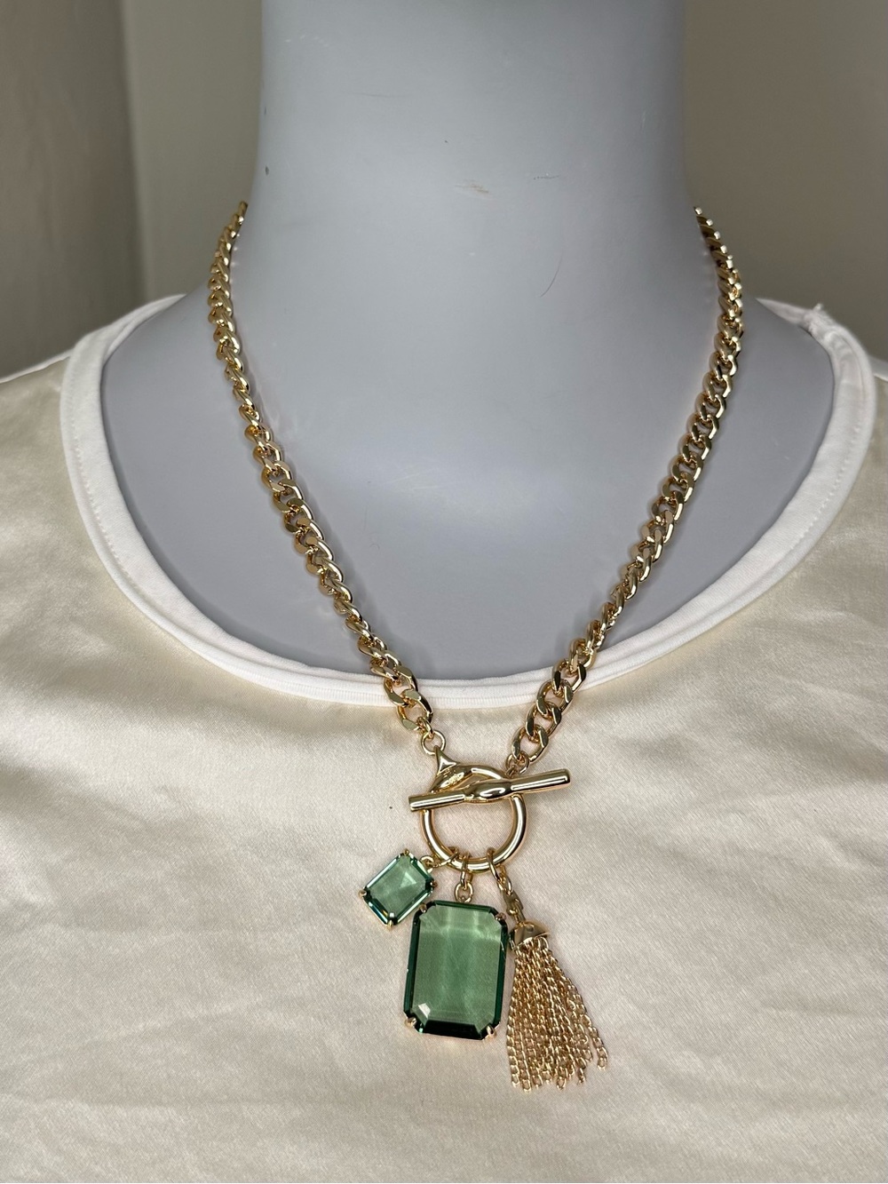 NWT Lauren Ralph Lauren Erinite Green Charm Toggle Necklace Gold Tone 17” - Picture 13 of 15